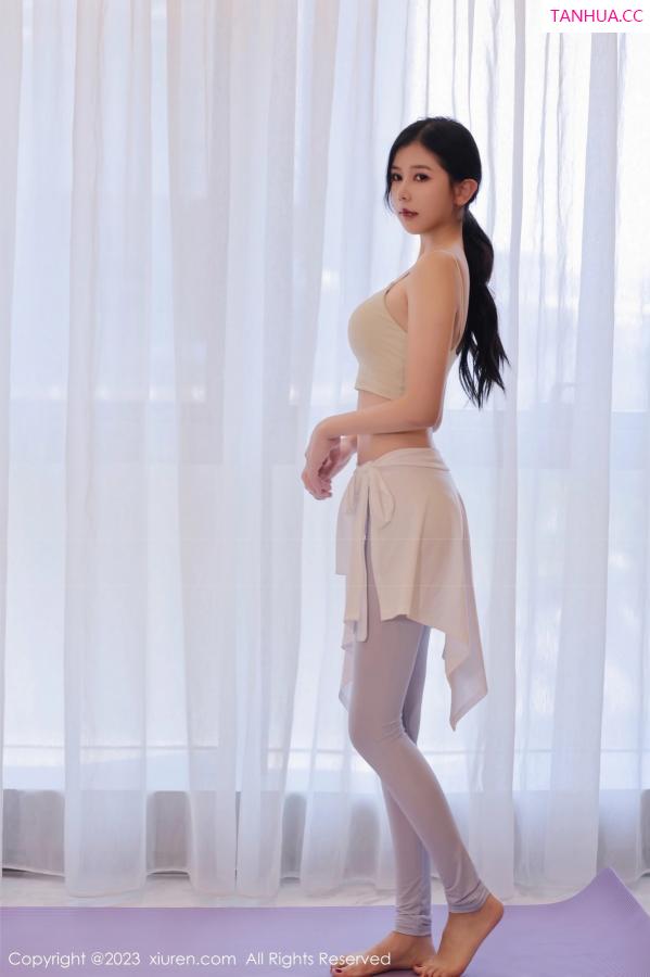 尹甜甜  [XiuRen]高清写真图 2023.08.28 No.7294 尹甜甜 瑜伽美腿第3张图片